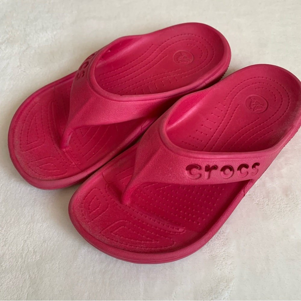 CROCS Hot Pink Classic Flip Sandals Size 2